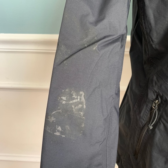 The North Face Windbreaker Jacket - Picture 5 of 10